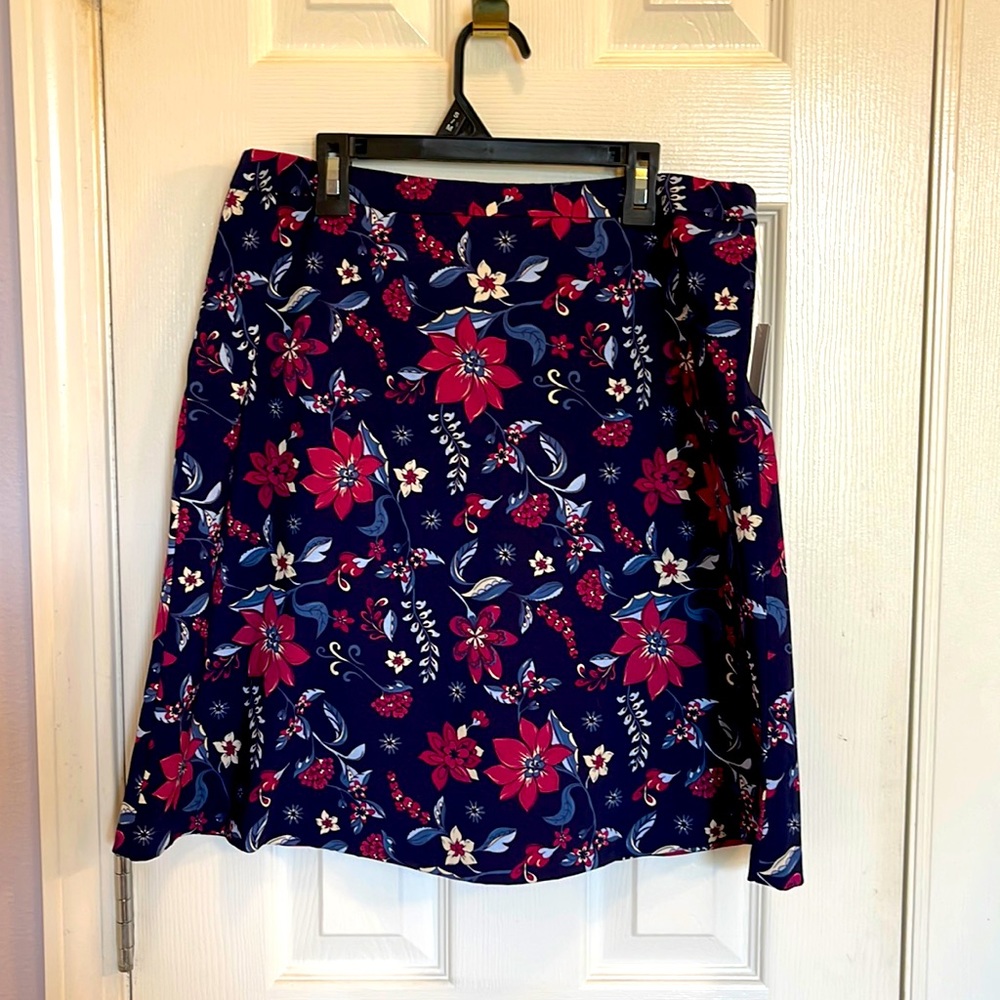 Margaret M Floral Shirt. Size M.